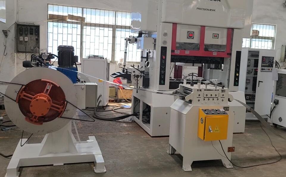 Safety precautions for high-speed stamping machine production operations